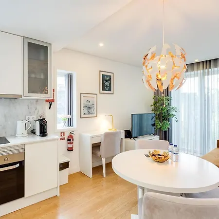 Almada Downtown By Da'home Apartman *
